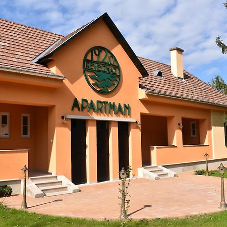 Szazesztendos Reveszhaz Apartman Szigetmonostor Dış mekan fotoğraf