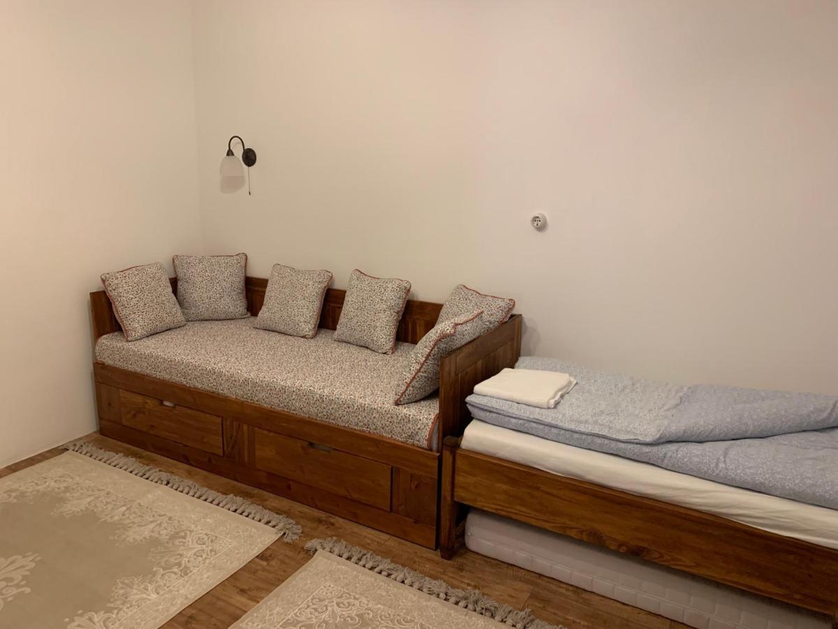 Szazesztendos Reveszhaz Apartman Szigetmonostor Dış mekan fotoğraf
